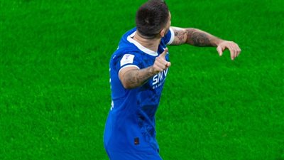 هاتريك ميتروفيتش، الهلال يسجل الهدف الثالث في شباك استقلال طهران (فيديو)