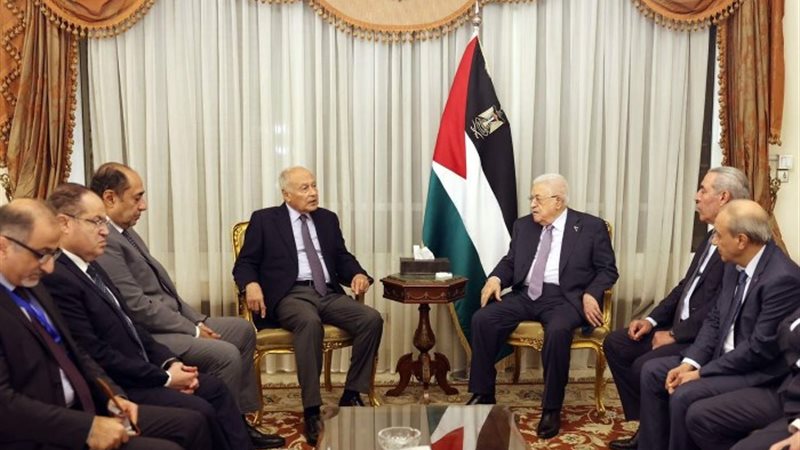 الئيس الفلسطيني والأمين العام لجامعة الدول العربية
