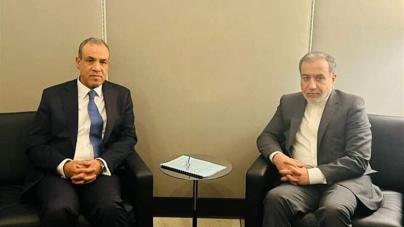وزير الخارجية والهجرة ونظيره الإيراني