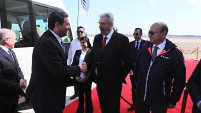 محافظ دمياط ونائب وزير النقل يشاركان في حفل استقبال أوناش عملاقة