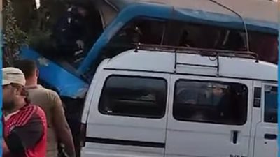 إصابة 4 أشخاص في حادث تصادم أتوبيس وسوزوكي بمحور صلاح سالم