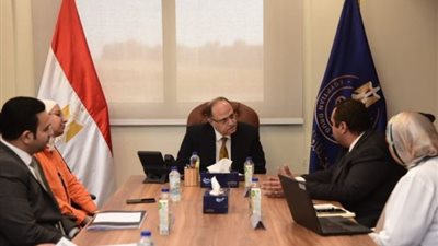 هيئة الدواء تناقش استمرار إنتاج الأدوية المصنعة محليًا مع شركة جونسون