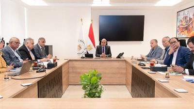 وزير الرى يوجه بتطهير المصارف الزراعية ونهوها فى أسرع وقت لاستقبال السيول