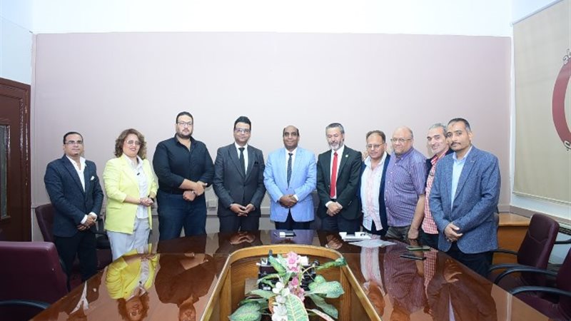 جانب من توقيع البرتوكول