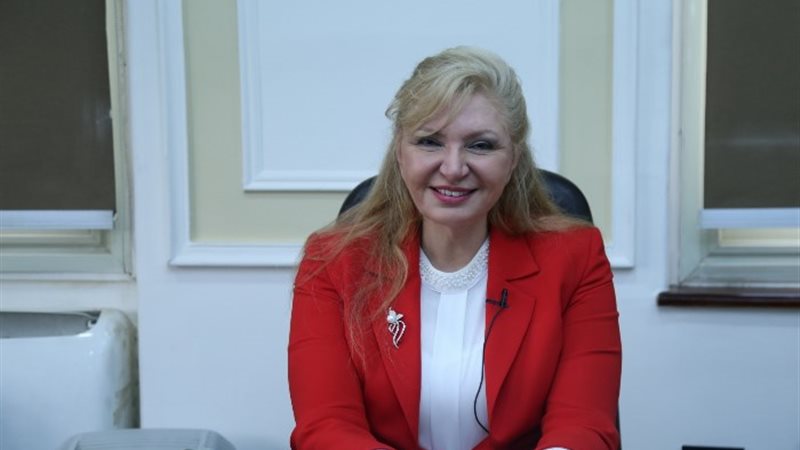 سهر الدماطي الخبيرة المصرفية