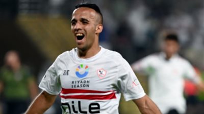 خطأ قاتل يمنح الزمالك التقدم على سموحة في الشوط الأول