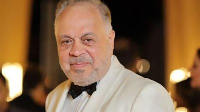 أشرف زكي يحضر مناقشة رسالة الماجستير بقسم اللغة العربية وآدابها