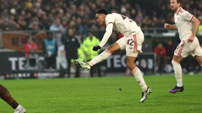 موسيالا يسجل هدفًا عالميًا في مرمي سانت باولي في الدوري الألماني (فيديو)