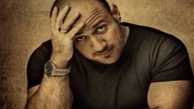 غياب نجوم الفن عن جنازة والدة أحمد مكي (تفاصيل)