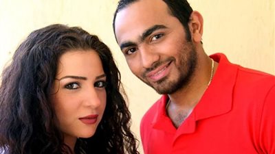 نسألكم الدعاء، تامر حسني يكشف تطورات الحالة الصحية لوالدة مي عز الدين
