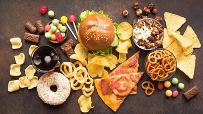 دراسة جديدة الوجبات السريعة تحرمك من النوم وتعرض صحتك للخطر