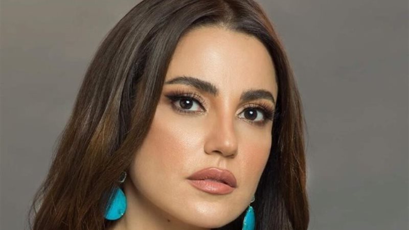 الفنانة درة