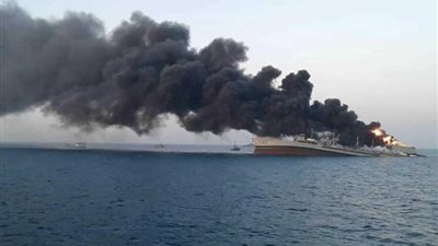 البحرية البريطانية: انفجارات بمحيط سفينة قبالة الحديدة اليمنية