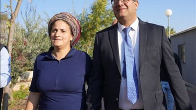 بن جفير «دمية» بيد زوجته، تتحكم في قرارات أمن الاحتلال الإسرائيلي