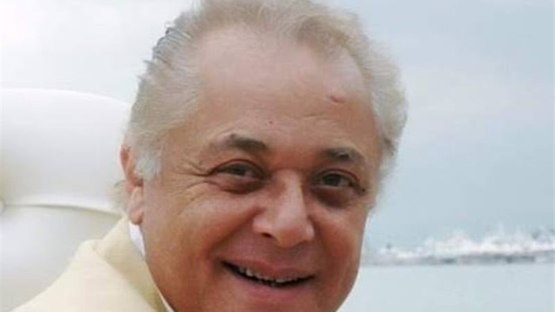 محمود عبدالعزيز