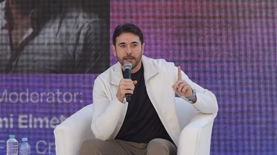 شاهد، رد مثير لـ أحمد عز عن سؤال: هل الفن حرام؟