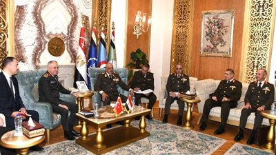 رئيس أركان حرب القوات المسلحة يلتقى رئيس هيئة الأركان العامة التركية