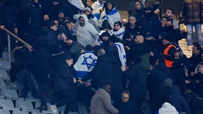 أمام أعين رئيس الشاباك، جمهور الاحتلال يتلقى 