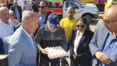 «انزل واشتري»، 150 جنيهًا سعر كرتونة البيض بسوق اليوم الواحد