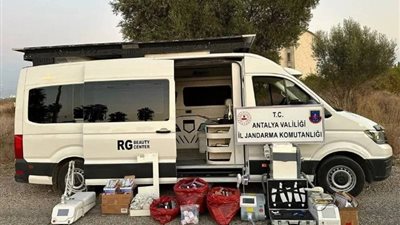 «طبيب مزيف»، الشرطة التركية تضبط عيادة متنقلة تثير الجدل