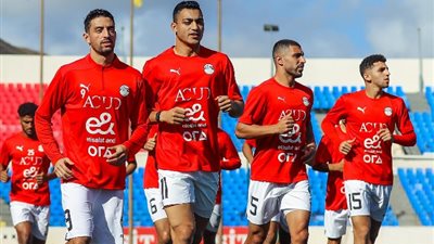 حسام حسن يسمح بخروج نجم الأهلي من معسكر منتخب مصر، ما القصة؟