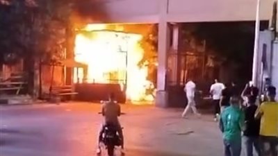 «المخزن وَلَّع»، حريق هائل يلتهم مستشفى تحت الإنشاء بحدائق أكتوبر