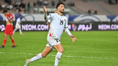 طبيب الأهلي يتواصل مع وسام أبو علي ويطالبه بالعودة بعد إصابته مع منتخب بلاده