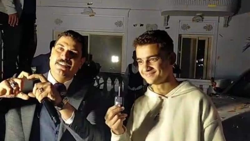الطالب إياد يحيي مع جيو ماجد