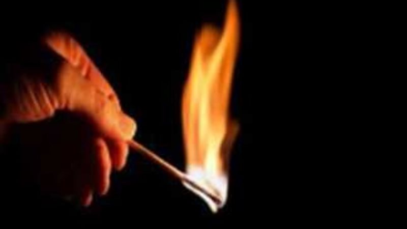 اشعال النيران - أرشيفية