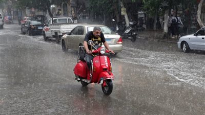 شبورة مائية وأمطار رعدية، تفاصيل حالة الطقس غدًا