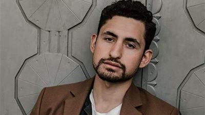 أمير المصري لـ «الجمهور» فيلم «في الكاميرا» تجربة مختلفة ومفهمتش حاجه من الورق