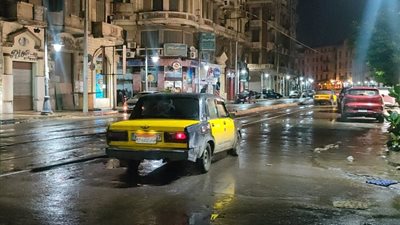 نوة المكنسة تكشر عن أنيابها، تحذير من عاصفة رعدية تضرب الإسكندرية غدا