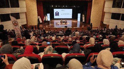 المفتي يجيب على أسئلة طلاب جامعة حلوان حول الهوية والوسطية