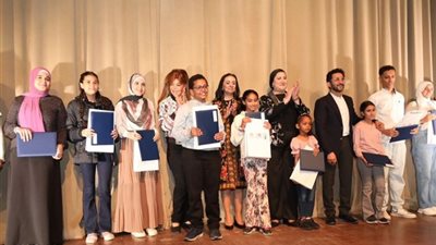 «مصر في عيون أطفالها»، وزيرة التضامن تكرم عددا من حضور «احنا المستقبل»