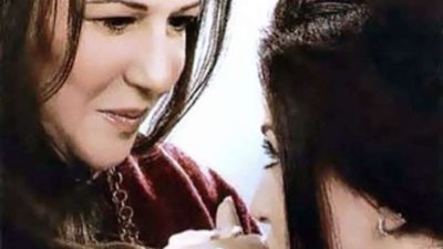 تشييع جنازة والدة الفنانة مي عز الدين بأحد كنائس شيراتون المطار اليوم
