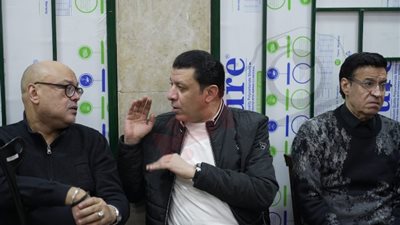 نجوم الزمن الجميل في عزاء عادل الفار (صور)