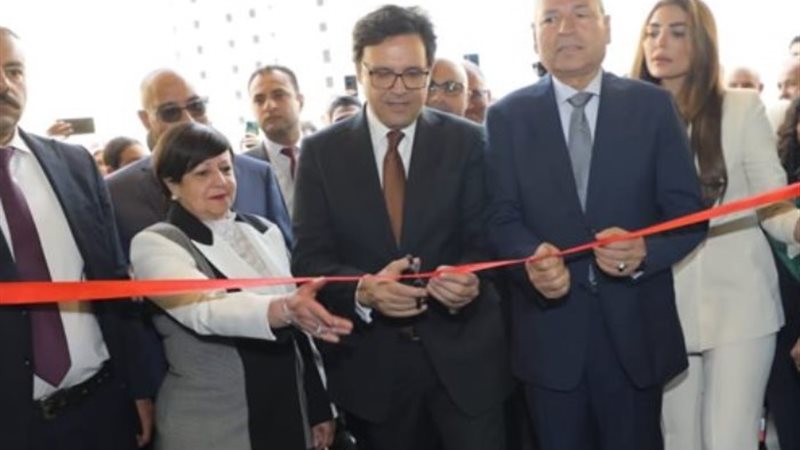 خلال الافتتاح