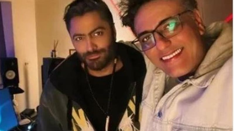 تامر حسني والفنان الراحل محمد رحين