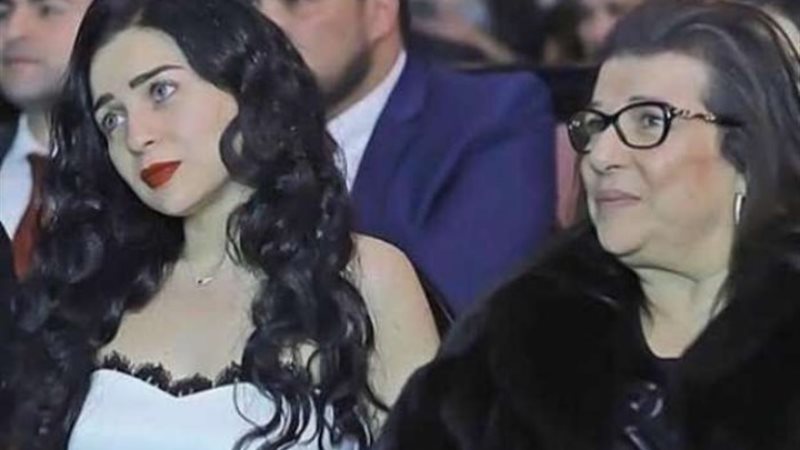 والدة الفنانة مي عزالدين