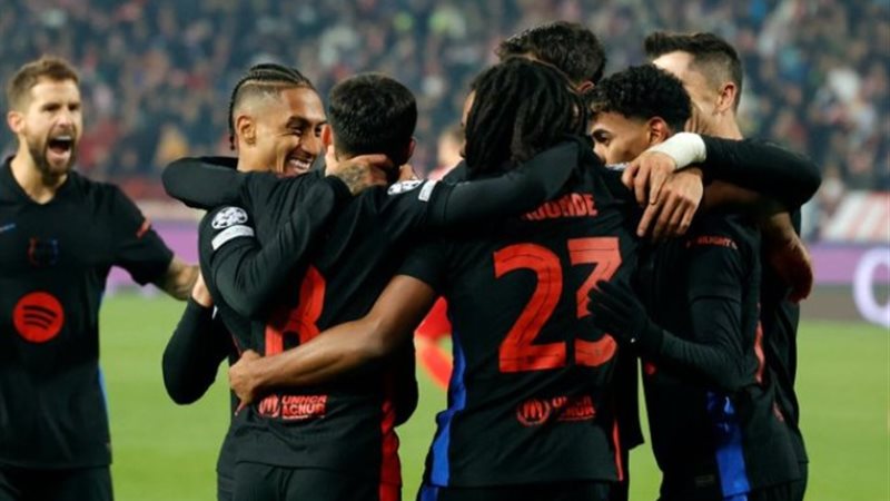 لاعبي برشلونة