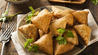 3 طرق مختلفة لعمل أحلي سمبوسة مقرمشة