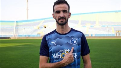 دونجا يداعب أسامة جلال بعد صورة البدلة على 
