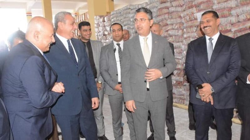 محافظ الغربية و وزير التموين