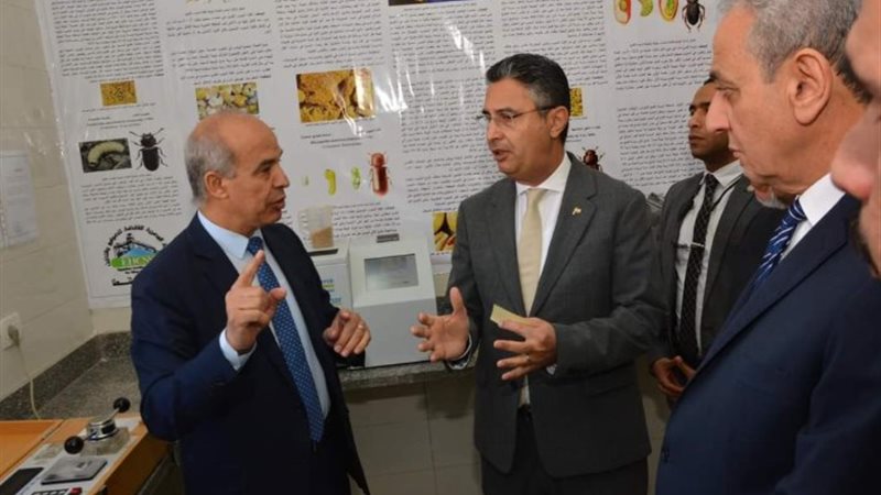 وزير التموين والتجارة الداخلية