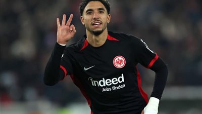 موعد مباراة فرانكفورت وميتلاند في الدوري الأوروبي، وموقف عمر مرموش
