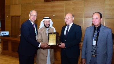 رئيس جامعة سوهاج يفتتح مؤتمر التعليم الأخضر والتنمية المستدامة