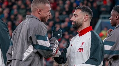«المنحوس منحوس» هل مصافحة محمد صلاح لـ مبابي سبب ضياع ركلة الجزاء؟