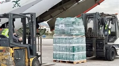 وصول الطائرة الإغاثية السعودية الـ 25 إلى مطار لبنان