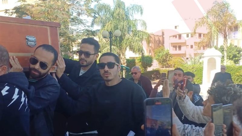 حمادة هلال في تشييع جثمان حماه