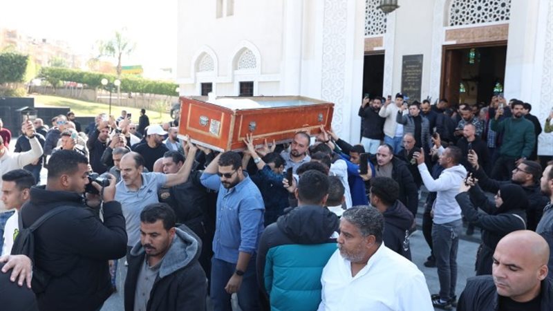 تشييع جنازة والد زوجة حمادة هلال